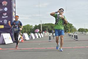 BIB: 071
                            <button type="button" onclick="openModal(4943381)" class="btn btn-primary btn-sm float-right btn-popup" data-toggle="modal" data-target=".modal-high-quality">
                        <i class="fas fa-shopping-cart"></i> Add to Cart
                    </button>
                                            <button type="button" onclick="isThisMe(4943381, true)" class="btn btn-success btn-sm float-right btn-popup btn-isme hidden" data-toggle="tooltip" data-placement="bottom" title="นี่คือรูปของคุณใช่ไหม คลิกที่นี่เพื่อเอาเข้าอัลบั้ม">
                        <i class="fas fa-plus"></i> Add to album
                    </button>
                    <button type="button" onclick="isThisMe(4943381, false)" class="btn btn-warning btn-sm float-right btn-popup btn-isnotme hidden">
                        <i class="fas fa-ban"></i> Remove from album
                    </button>